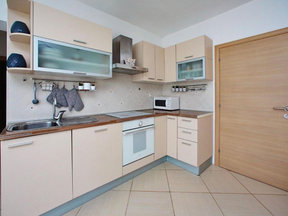 Sun-Kissed Apartment In Bibinje With Garden Chambre photo