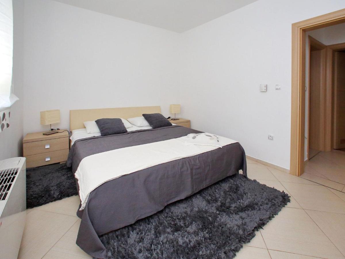 Sun-Kissed Apartment In Bibinje With Garden Chambre photo