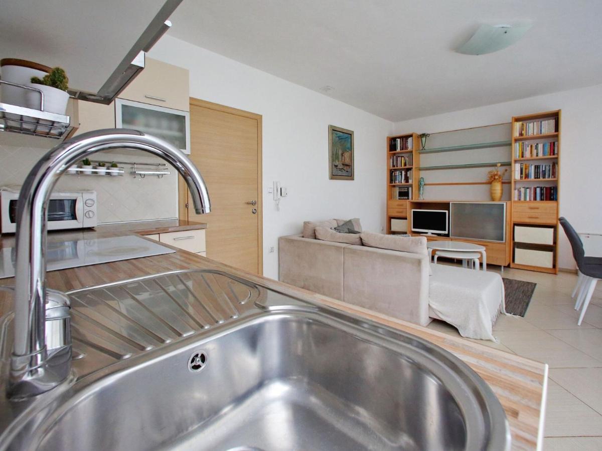Sun-Kissed Apartment In Bibinje With Garden Chambre photo