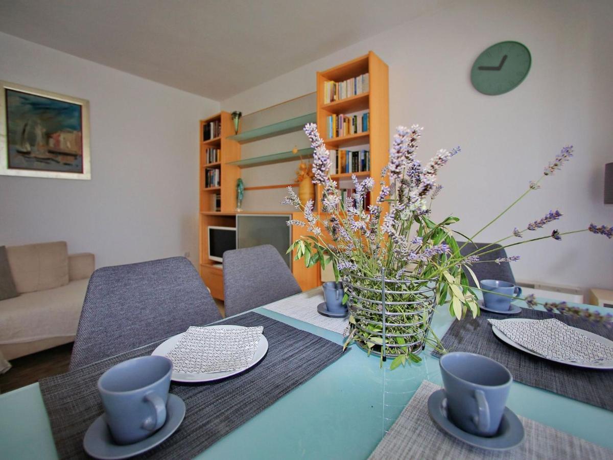 Sun-Kissed Apartment In Bibinje With Garden Chambre photo