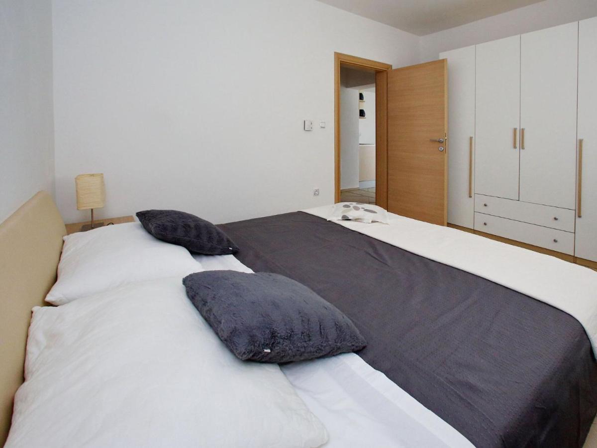Sun-Kissed Apartment In Bibinje With Garden Chambre photo
