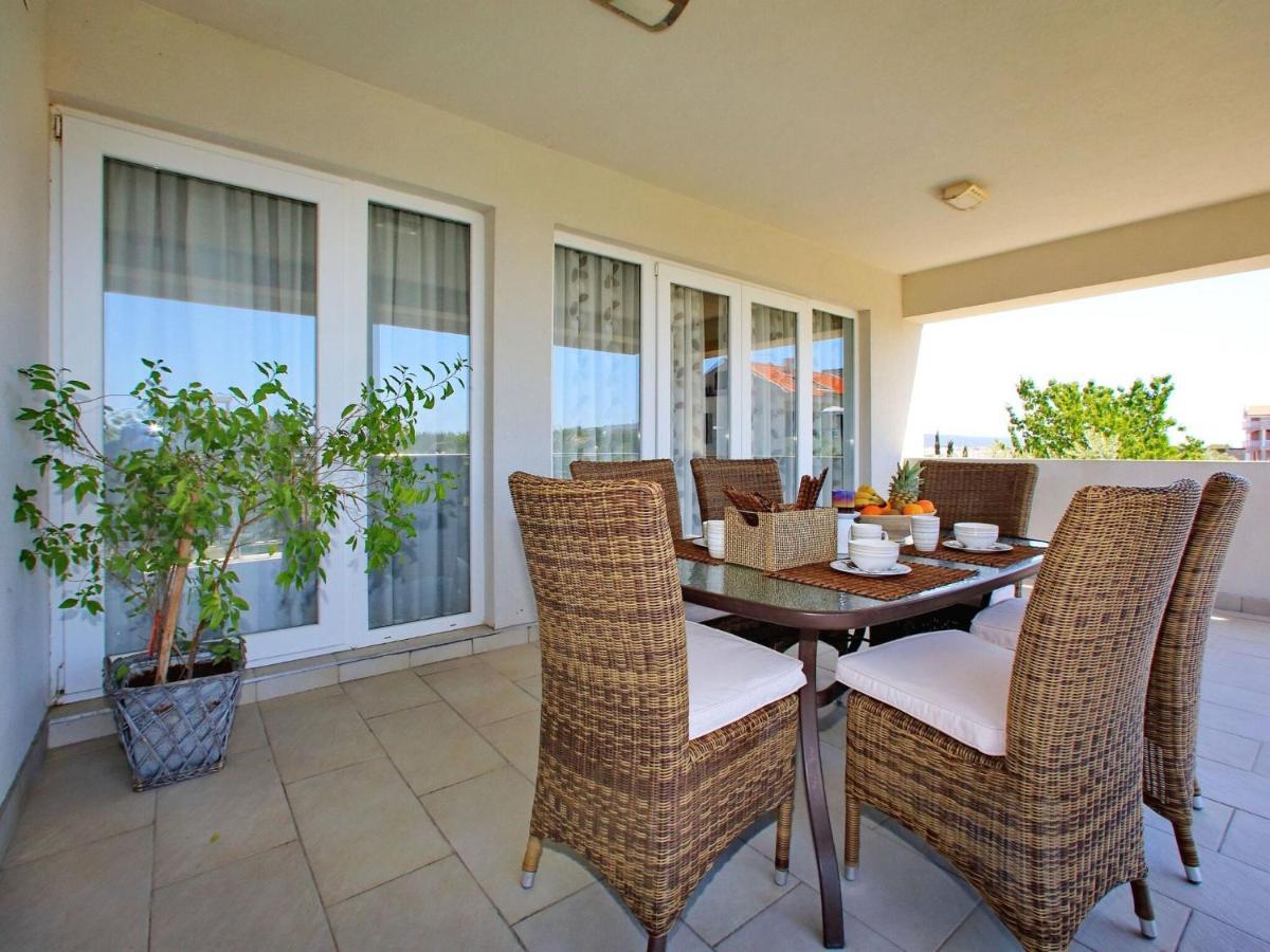 Sun-Kissed Apartment In Bibinje With Garden Chambre photo